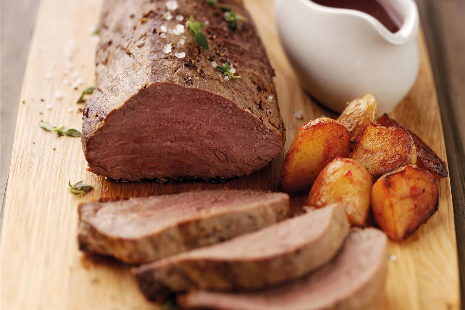 Roast Beef Tenderloin with Cranberry-Red Wine Sauce